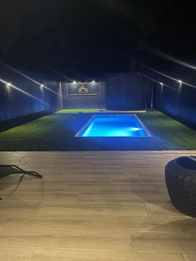 Spalace 쿠인시 외부 사진